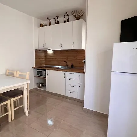 Apartment Mire *