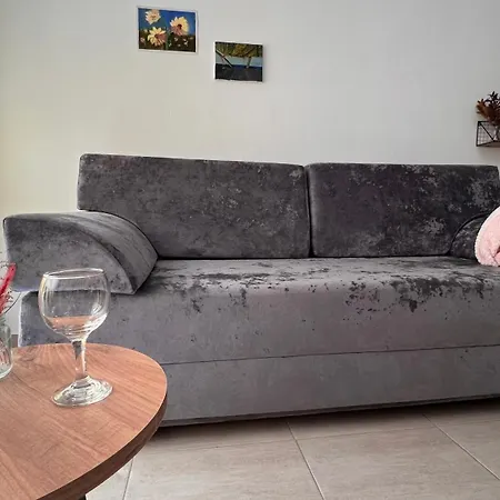 Mire Apartment *