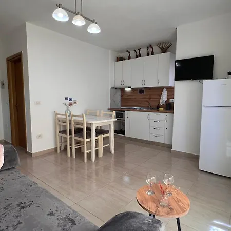 Mire Apartment Durres